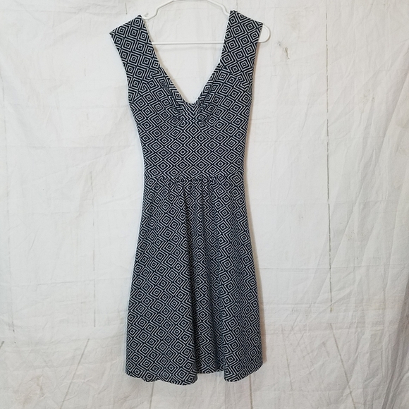 Anthropology Postmark Matilde fit & flare cross back diamond print dress - Picture 3 of 15